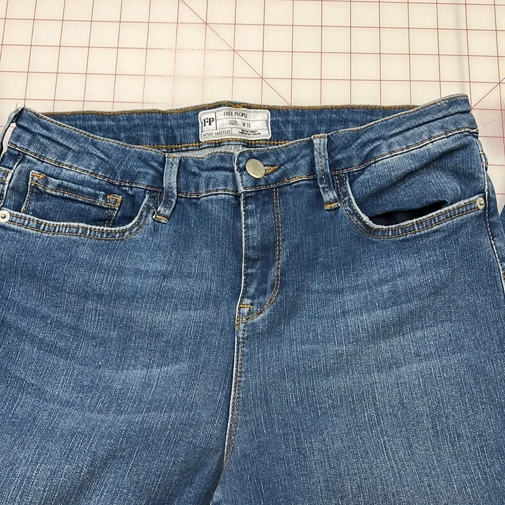 FREE PEOPLE NWT Boho High Waist Fringe Hem Cropped Straight Leg Cotton Jean 31